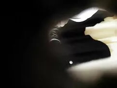 অপেশাদার, বোনের সাথে ...